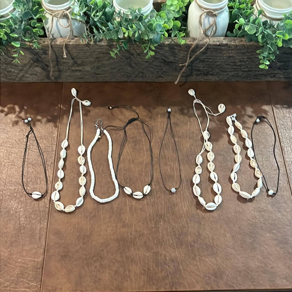 NEW! 8 piece Hawaiian Pearl Shell Choker Necklace